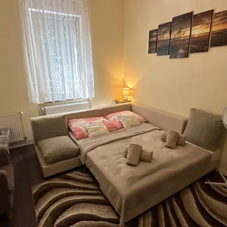 Ciprus Apartmanhaz 아파트 *