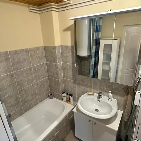 Ciprus Apartmanhaz Тапольца